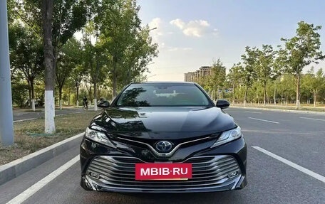 Toyota Camry, 2020 год, 2 000 000 рублей, 2 фотография