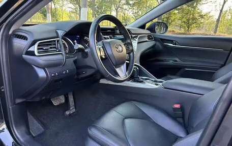 Toyota Camry, 2020 год, 2 000 000 рублей, 11 фотография