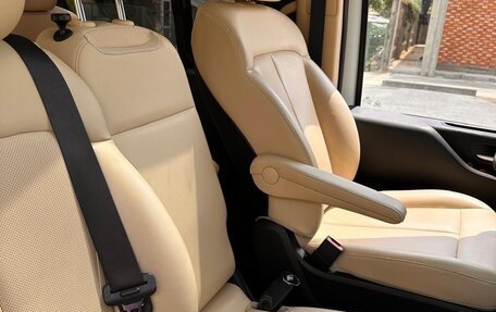 Hyundai Staria, 2021 год, 3 400 000 рублей, 12 фотография