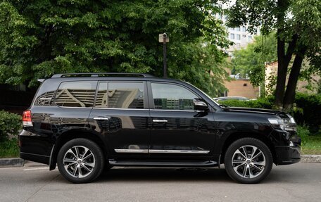 Toyota Land Cruiser 200, 2020 год, 10 000 000 рублей, 3 фотография