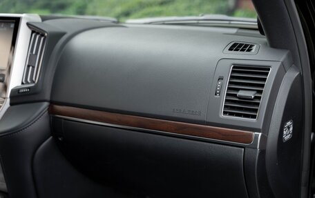 Toyota Land Cruiser 200, 2020 год, 10 000 000 рублей, 23 фотография