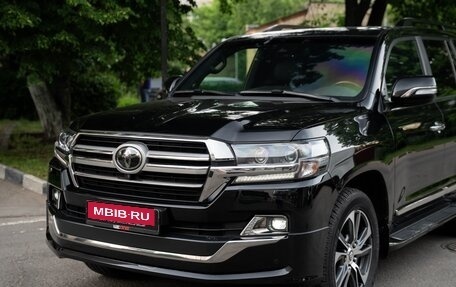 Toyota Land Cruiser 200, 2020 год, 10 000 000 рублей, 33 фотография