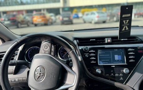 Toyota Camry, 2020 год, 2 650 000 рублей, 10 фотография