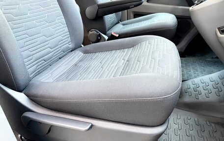 Volkswagen Caravelle T6 рестайлинг, 2021 год, 5 450 000 рублей, 21 фотография