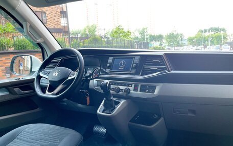 Volkswagen Caravelle T6 рестайлинг, 2021 год, 5 450 000 рублей, 26 фотография