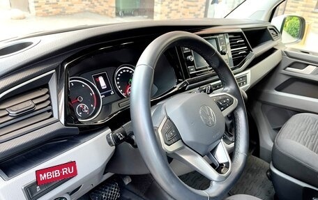 Volkswagen Caravelle T6 рестайлинг, 2021 год, 5 450 000 рублей, 20 фотография