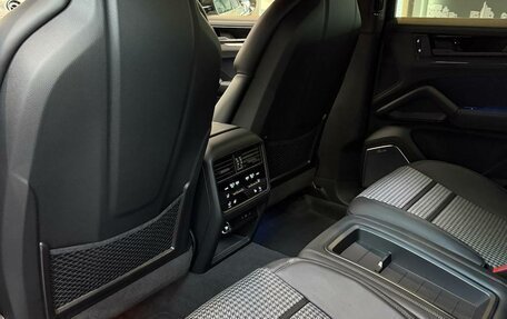 Porsche Cayenne III, 2025 год, 28 900 000 рублей, 21 фотография