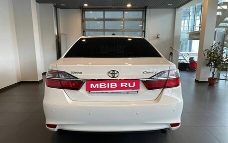 Toyota Camry, 2015 год, 1 990 000 рублей, 4 фотография