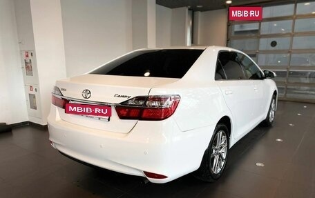 Toyota Camry, 2015 год, 1 990 000 рублей, 3 фотография