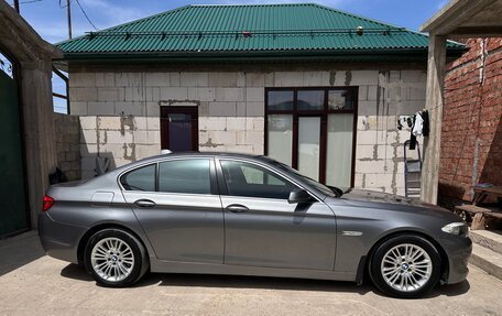 BMW 5 серия, 2010 год, 1 750 000 рублей, 3 фотография