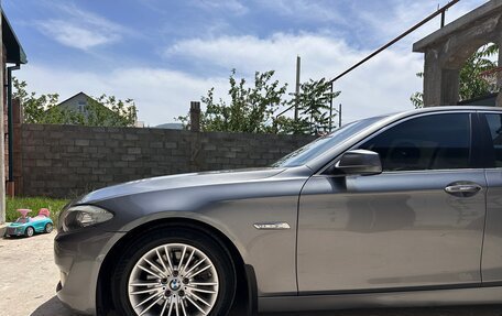 BMW 5 серия, 2010 год, 1 750 000 рублей, 2 фотография