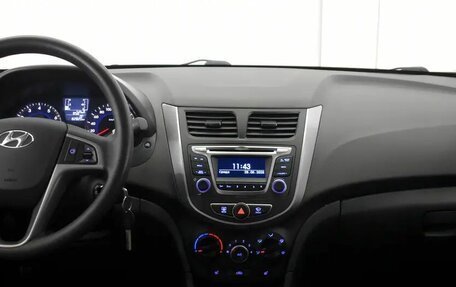 Hyundai Solaris II рестайлинг, 2016 год, 950 000 рублей, 5 фотография