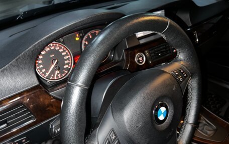 BMW 3 серия, 2011 год, 850 000 рублей, 18 фотография