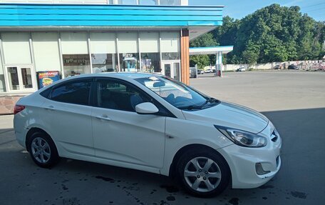 Hyundai Solaris II рестайлинг, 2012 год, 630 000 рублей, 3 фотография