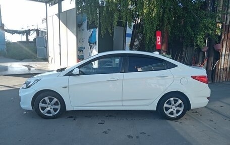 Hyundai Solaris II рестайлинг, 2012 год, 630 000 рублей, 5 фотография