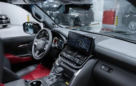 Toyota Land Cruiser, 2025 год, 12 900 000 рублей, 4 фотография