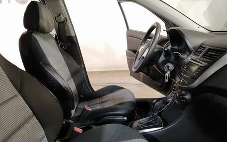 Hyundai Solaris II рестайлинг, 2016 год, 989 000 рублей, 15 фотография