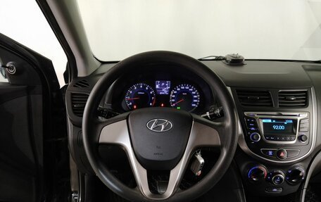 Hyundai Solaris II рестайлинг, 2016 год, 989 000 рублей, 10 фотография