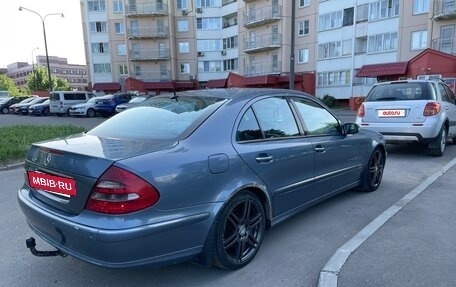 Mercedes-Benz E-Класс, 2003 год, 940 000 рублей, 4 фотография