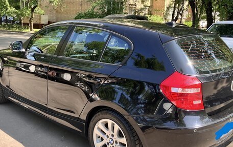 BMW 1 серия, 2011 год, 1 400 000 рублей, 3 фотография