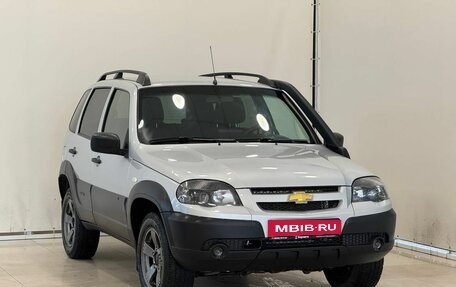 Chevrolet Niva I рестайлинг, 2019 год, 820 000 рублей, 2 фотография