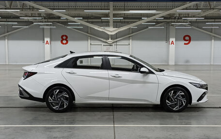 Hyundai Elantra, 2023 год, 2 270 000 рублей, 5 фотография