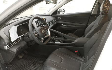 Hyundai Elantra, 2023 год, 2 270 000 рублей, 20 фотография