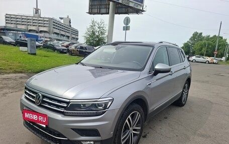 Volkswagen Tiguan II, 2020 год, 2 345 000 рублей, 3 фотография
