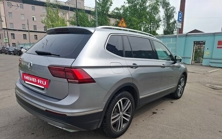 Volkswagen Tiguan II, 2020 год, 2 345 000 рублей, 4 фотография