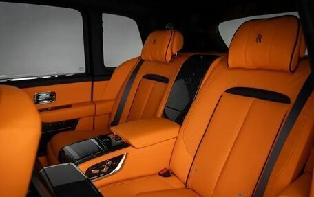 Rolls-Royce Cullinan, 2025 год, 65 000 000 рублей, 14 фотография