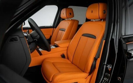 Rolls-Royce Cullinan, 2025 год, 65 000 000 рублей, 11 фотография