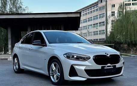 BMW 1 серия, 2021 год, 1 950 000 рублей, 3 фотография