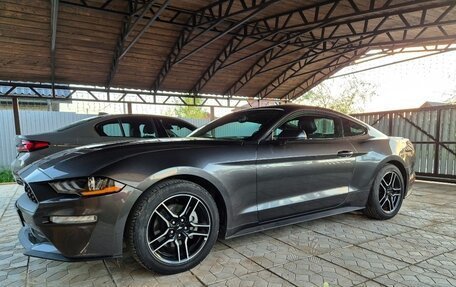 Ford Mustang VI рестайлинг, 2020 год, 3 050 000 рублей, 2 фотография