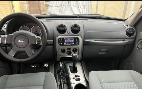 Jeep Liberty (North America) I, 2005 год, 680 000 рублей, 2 фотография