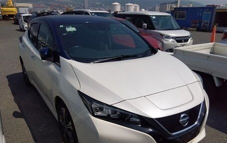 Nissan Leaf II, 2019 год, 1 250 000 рублей, 2 фотография