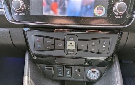 Nissan Leaf II, 2019 год, 1 250 000 рублей, 10 фотография