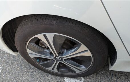 Nissan Leaf II, 2019 год, 1 250 000 рублей, 19 фотография