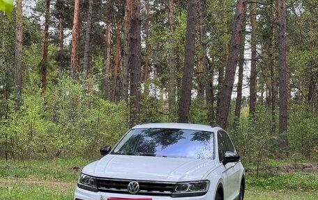 Volkswagen Tiguan II, 2020 год, 2 700 000 рублей, 1 фотография