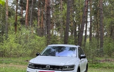 Volkswagen Tiguan II, 2020 год, 2 700 000 рублей, 1 фотография