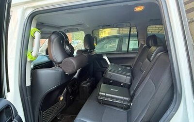 Toyota Land Cruiser Prado 150 рестайлинг 2, 2022 год, 7 000 000 рублей, 1 фотография