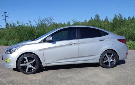 Hyundai Solaris II рестайлинг, 2015 год, 1 490 000 рублей, 1 фотография