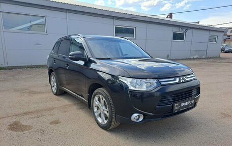 Mitsubishi Outlander III рестайлинг 3, 2013 год, 1 199 000 рублей, 3 фотография