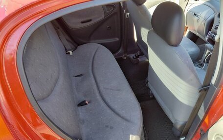 Toyota Vitz, 2000 год, 290 000 рублей, 6 фотография