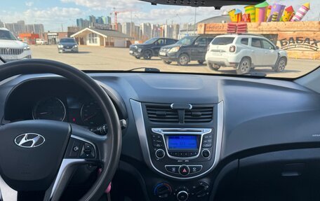 Hyundai Solaris II рестайлинг, 2013 год, 850 000 рублей, 15 фотография