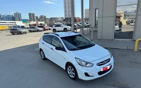 Hyundai Solaris II рестайлинг, 2013 год, 850 000 рублей, 4 фотография
