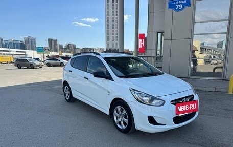 Hyundai Solaris II рестайлинг, 2013 год, 850 000 рублей, 5 фотография