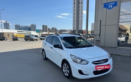 Hyundai Solaris II рестайлинг, 2013 год, 850 000 рублей, 3 фотография