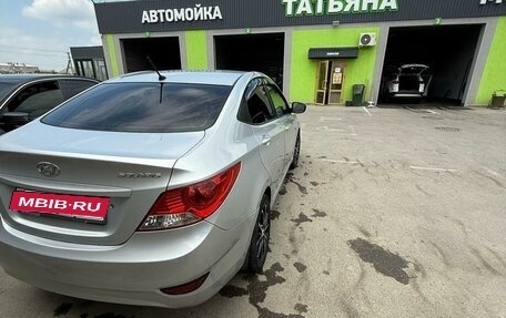 Hyundai Solaris II рестайлинг, 2011 год, 689 000 рублей, 2 фотография