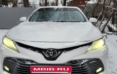 Toyota Camry, 2019 год, 2 749 000 рублей, 2 фотография