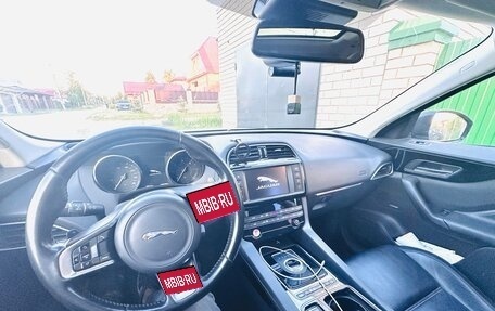 Jaguar F-Pace, 2018 год, 3 050 000 рублей, 9 фотография